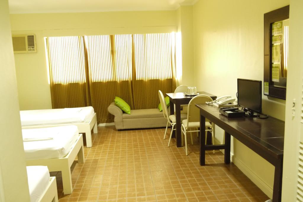 West Gorordo Hotel Cebu Buitenkant foto