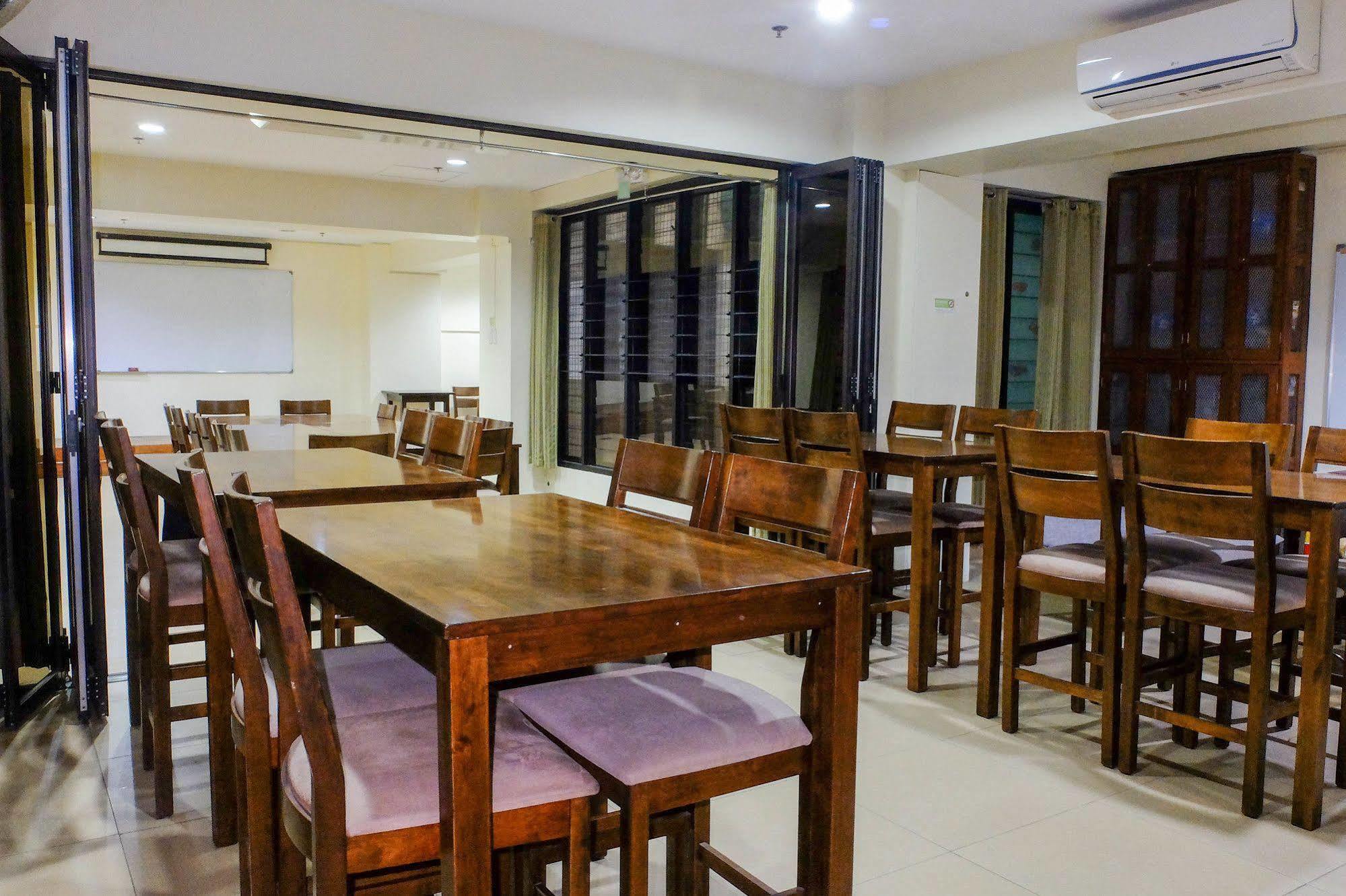 West Gorordo Hotel Cebu Buitenkant foto